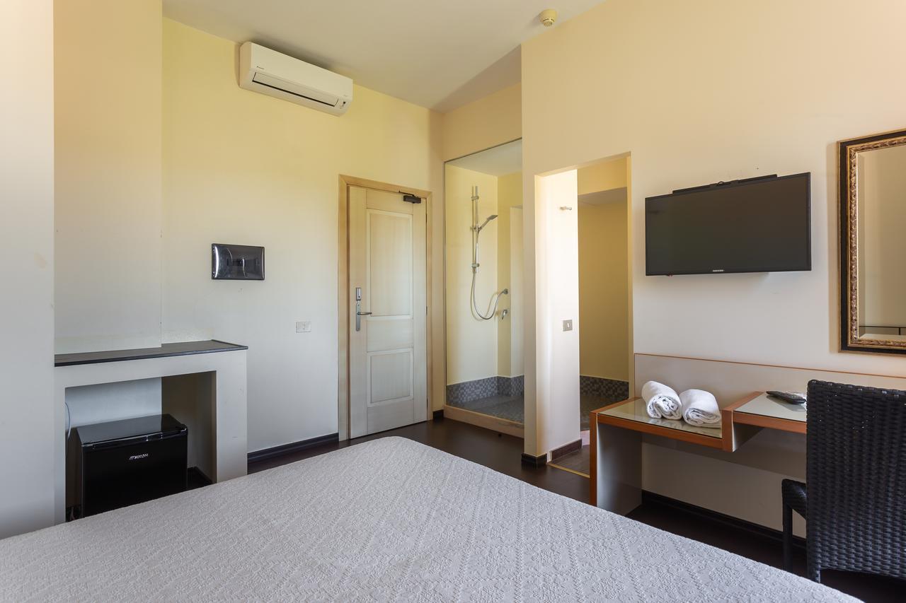 Rodia Hotel 3*